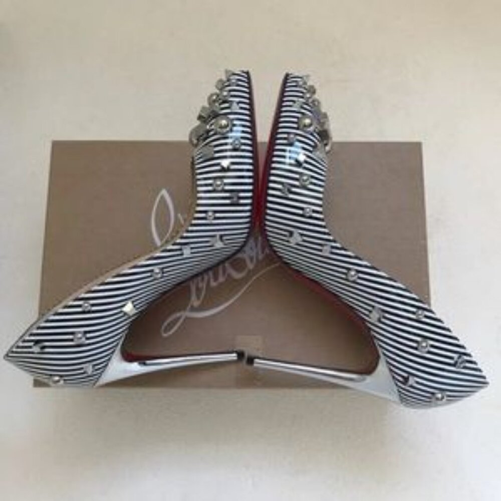Christian Louboutin - Picture 4 of 4